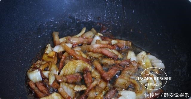 家里没青菜又不能出门时,不妨试试这道小炒,加一点点肉就超下饭