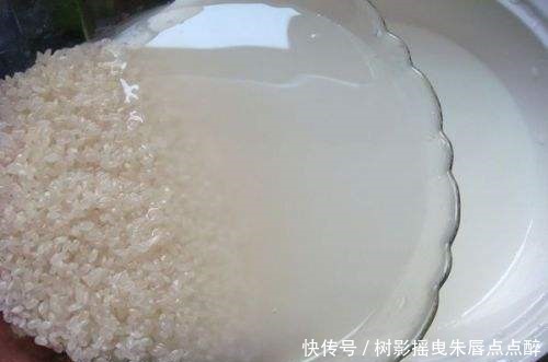 毛巾用久了又臭又滑,保洁阿姨用这几招清洗一遍,洗完跟新的一样