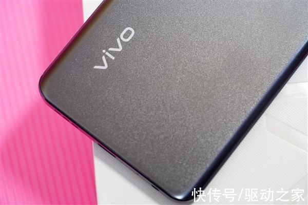 rom|vivo Y76s开箱图赏：1699元就能享受“12GB内存”