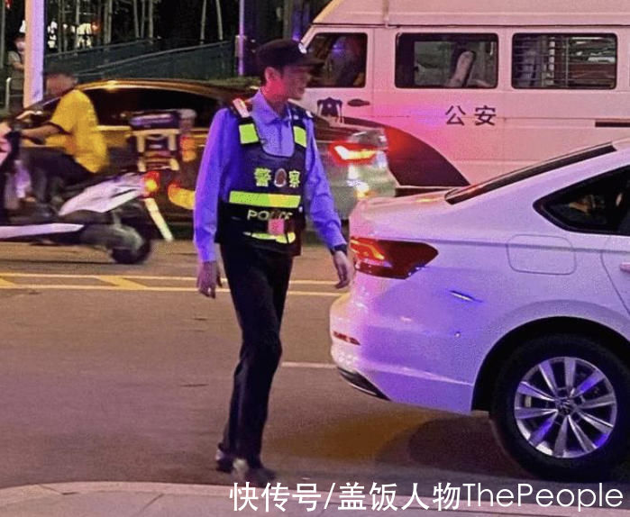同样是演军人，肖战张译气场强，黄景瑜像小混混，差别在于体态？