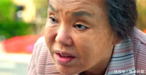 保洁员|男孩在洗手池撒尿,奶奶声称“尿是干净的”,保洁员的回怼真解气