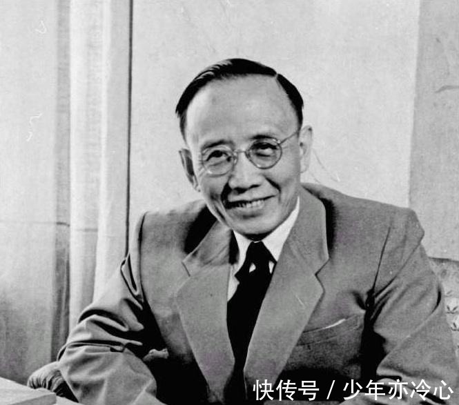 妻子#郭沫若骂鲁迅四个字,鲁迅多加一个字回骂,简直就是郭沫若的一生!