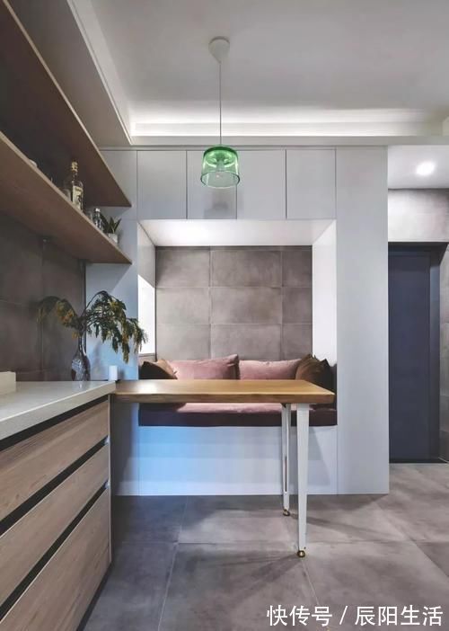 衣帽间|47平小一居,舍弃客厅,阳台装浴缸,整个家更实用!