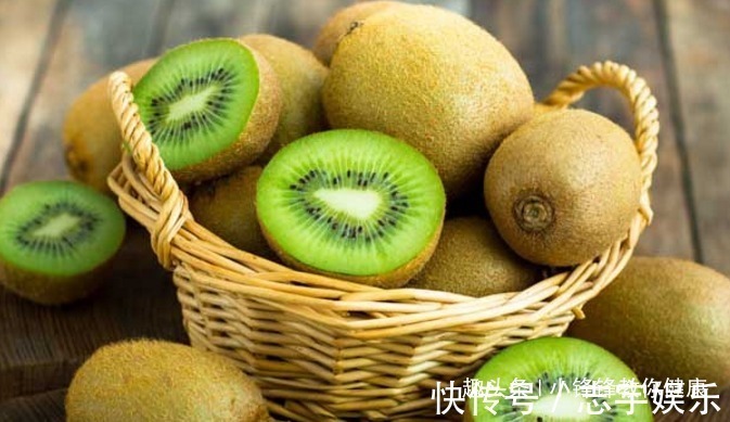 膳食纤维|提个醒吃猕猴桃不能碰此物,吃了就是没病找病,现在知道还不晚