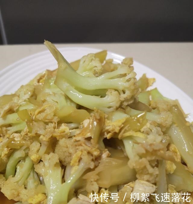 女性不要错过一道菜,每周吃两次,排出毒素子宫干净,气色好