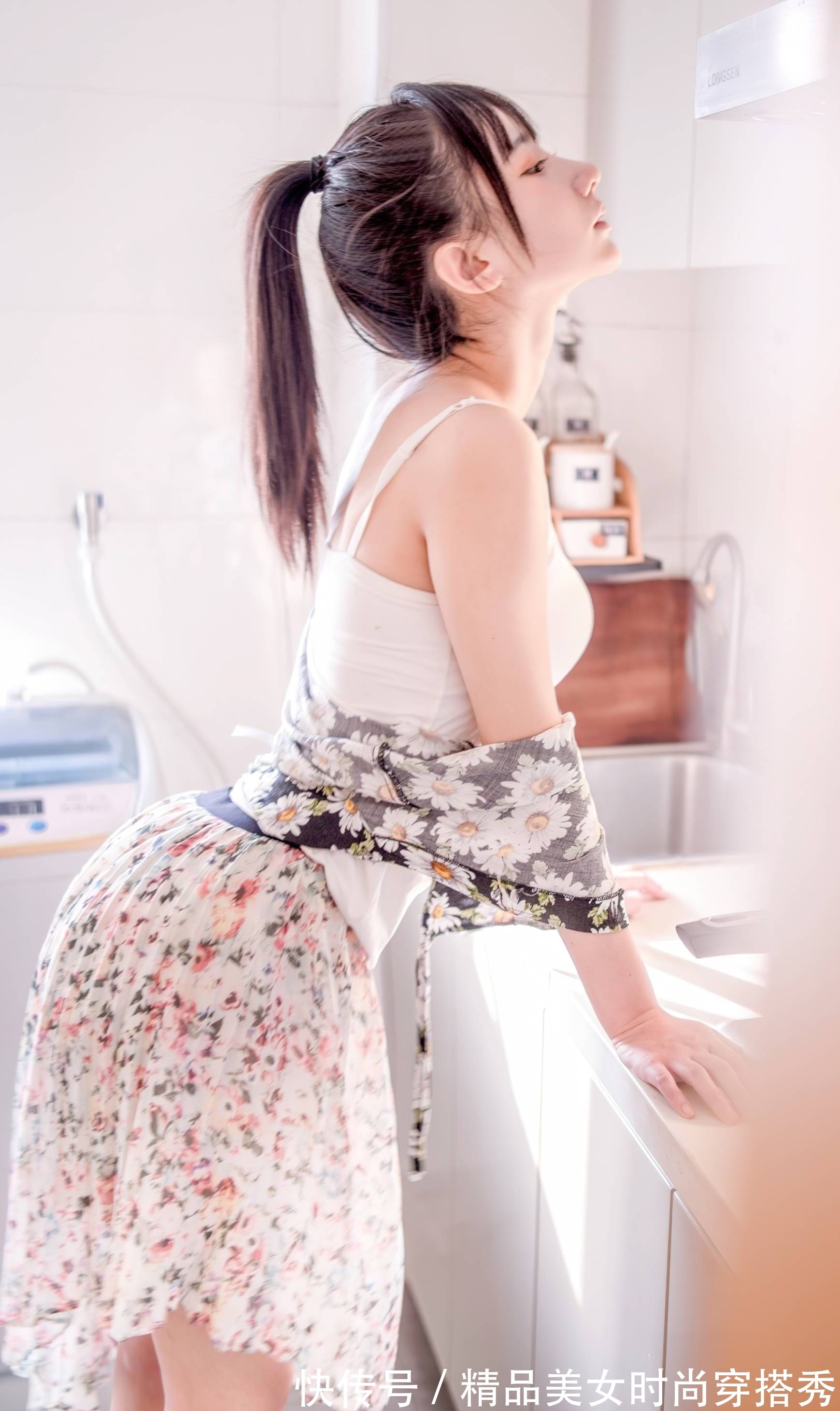 上衣 碎花的上衣搭配碎花半身裙,感觉生活瞬间充满了干劲