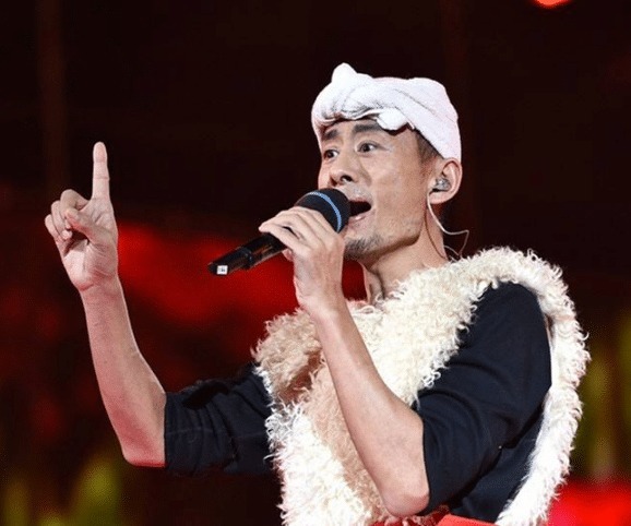 还记得阿宝吗?曾经比朱之文都红,现在却因身份造假被"封杀"!