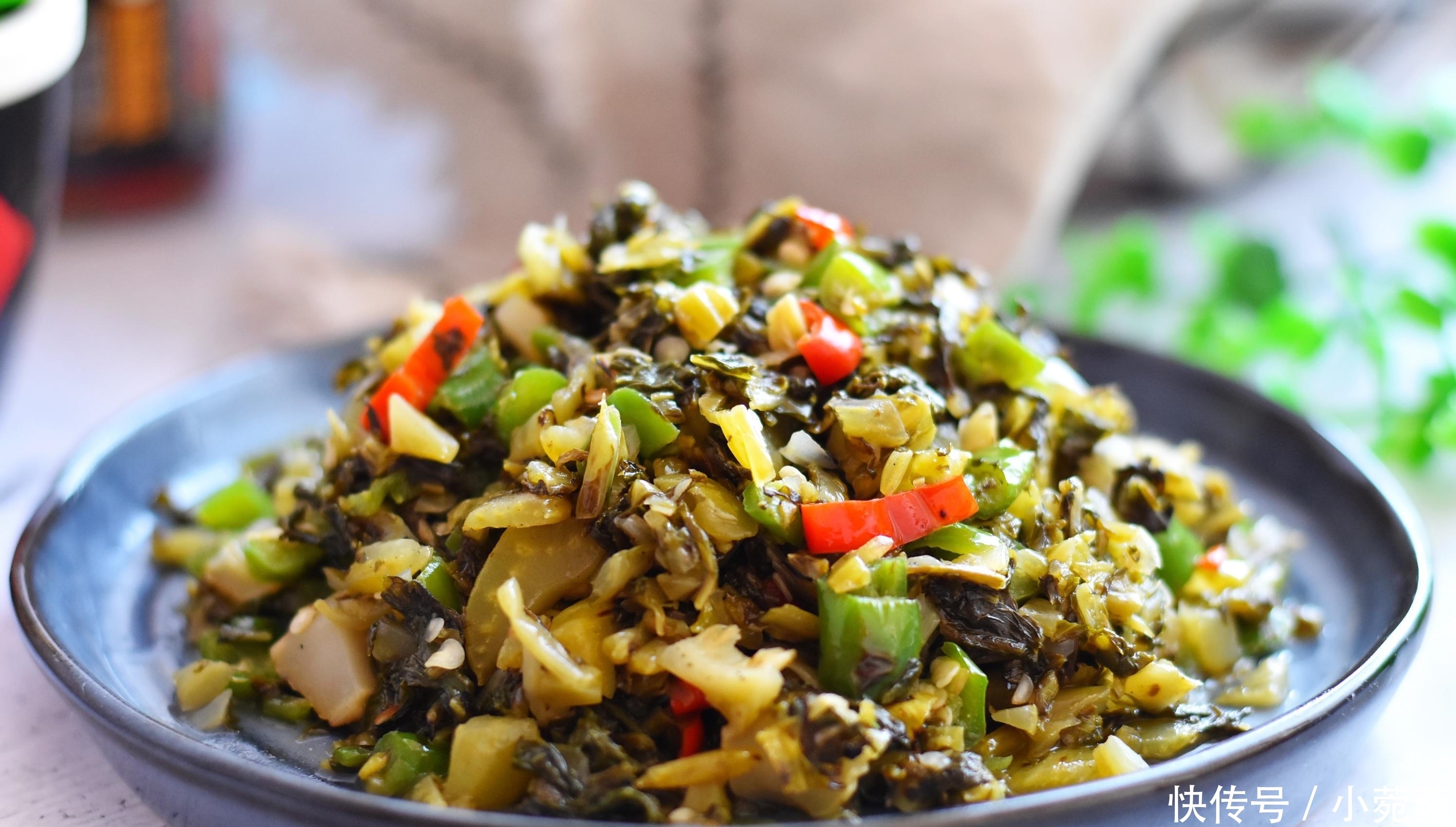 酸菜不用买了,用这方法腌制最简单,三天变酸,干净卫生0添加剂