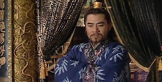 长生不老#皇帝无意出丑,小宫女没忍住笑出了声,谁知这一笑却改变了命运