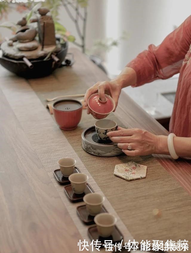 小宅|58岁小姐姐的诗意生活入户庭院，中式小宅，这才是将生活过成诗！