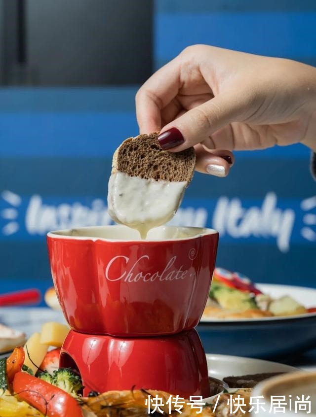 吃豆人|缺了角的比萨,凭啥这么火