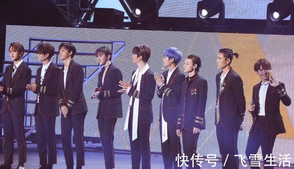 陈立农朱正廷搂腰热聊，26小分队团魂感人，其他成员隔空呼应？