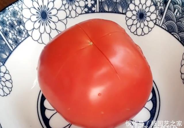 切成小碎丁|做疙瘩汤别用筷子搅了,家常做法,3分钟做一大盘