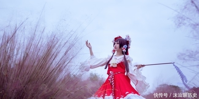 pl《东方PROJECT》——博丽灵梦小姐姐cosplay