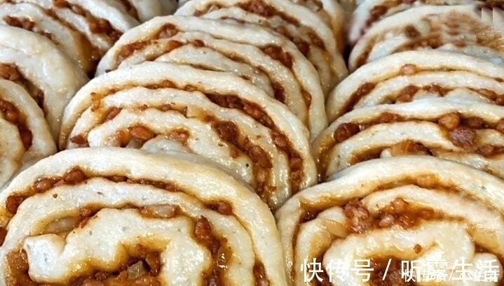家常|入秋后我家常吃这种面食,咸香松软,营养好吃,我家2天做一锅