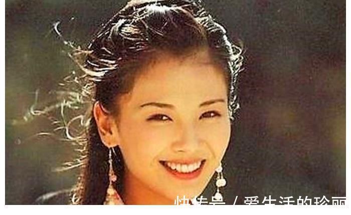 跳崖@阿紫为何要撵开众人,抱着乔峰跳崖?看看乔峰对她做了啥