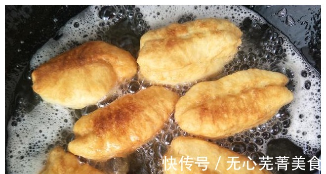 炸油条|想吃油条不用买,在家10分钟就炸好,香酥蓬松,做法配方教给你!