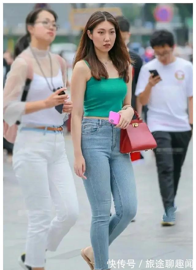 微胖 微胖女孩,穿吊带裙清凉又舒适,还非常时髦!