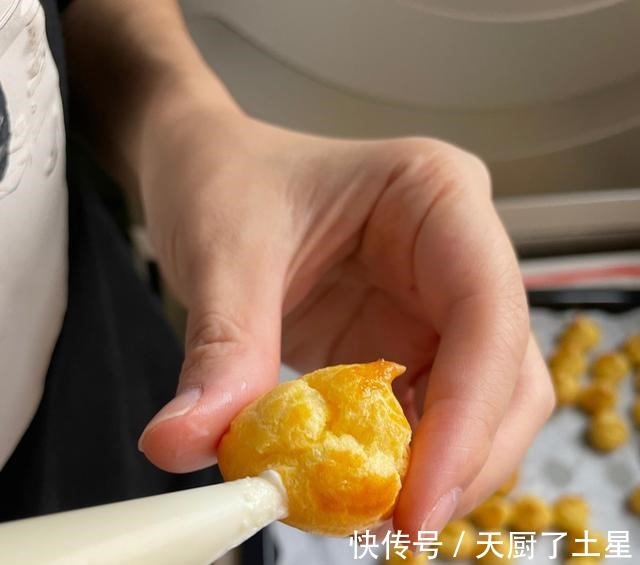 搅拌均匀|泡芙还在吃奶油的，来试试冰淇淋版，入口冰凉又软嫩，奶香十足！