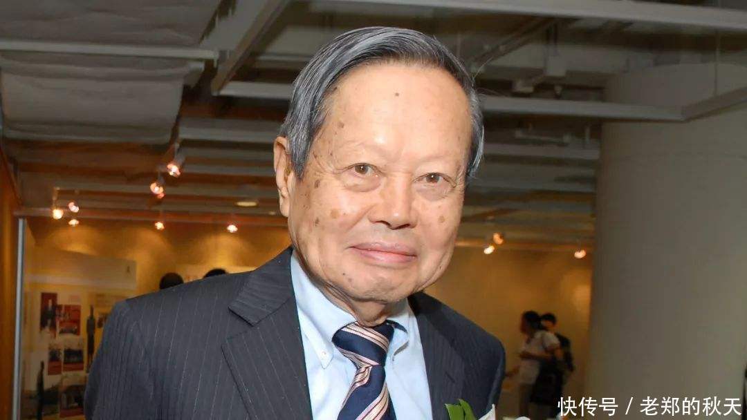 有人说杨振宁的学术成就大于霍金，实事求是的说你赞成吗