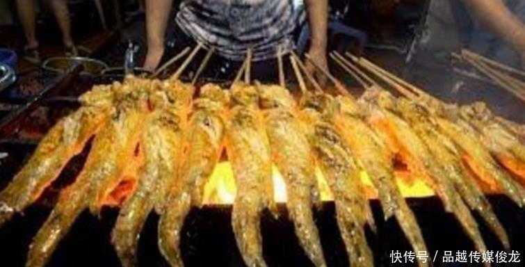 好吃|90后夫妻卖“长条状”小吃,10元一个不涨价,顾客一次吃十个