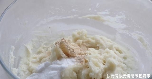 它不是面包却比面包好吃,不加一滴油,健脾养胃易消化,老少皆宜