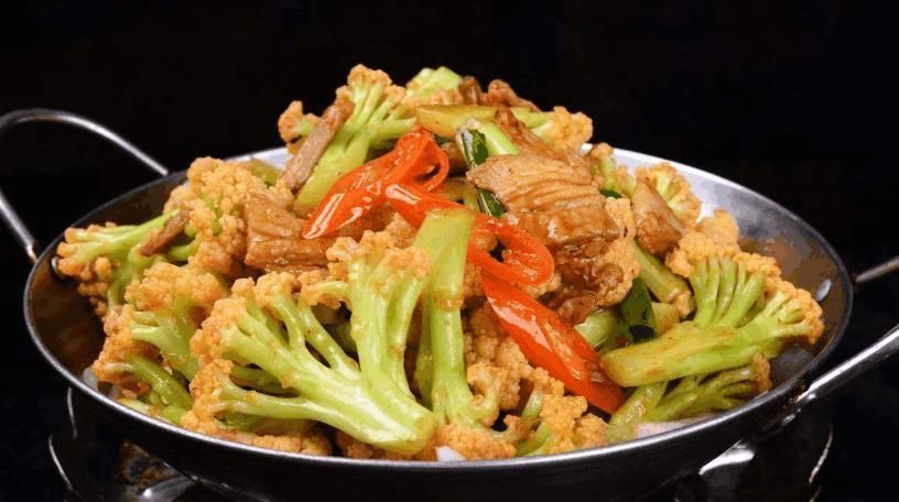 焯水|炒花菜，直接炒还是先焯水？都错了，大厨教你一招，花菜又香又脆