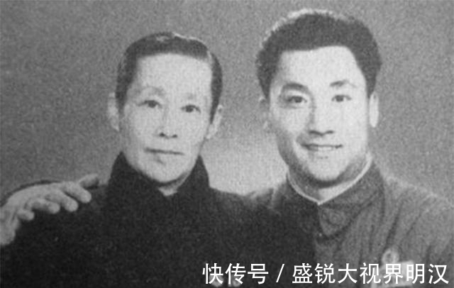 言小朋#父亲京剧大师, 母亲30年代影星, 妻子当家花旦, 他却演了一辈子配角
