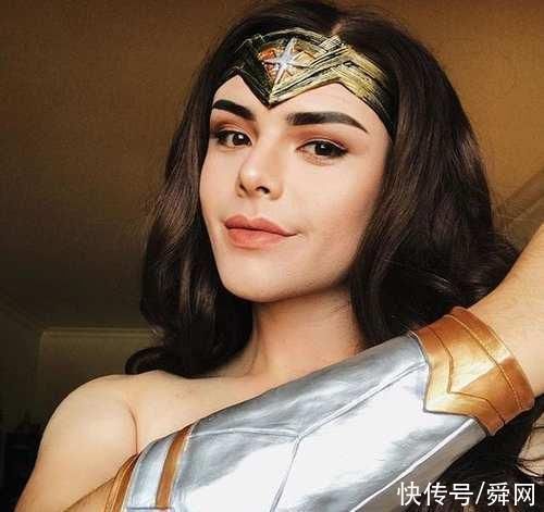 迪士尼公主|美国小哥哥cos迪士尼公主,想象中会很辣眼睛,竟然比动漫还美