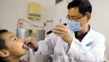 蔡女士|4岁娃误将502胶水喝进嘴,宝妈2个果断,挽救了孩子的嘴巴