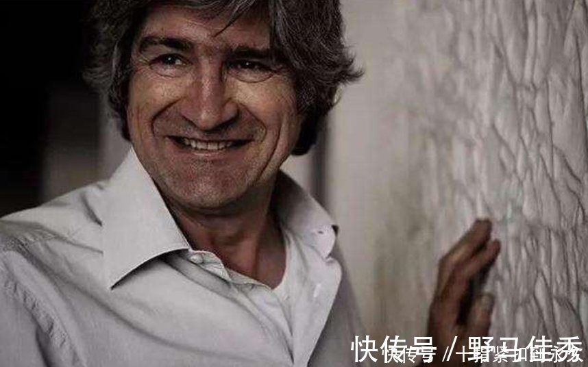 吉塞普#世界上最孤独的手,握着一棵树50多年,从来没有松开过!