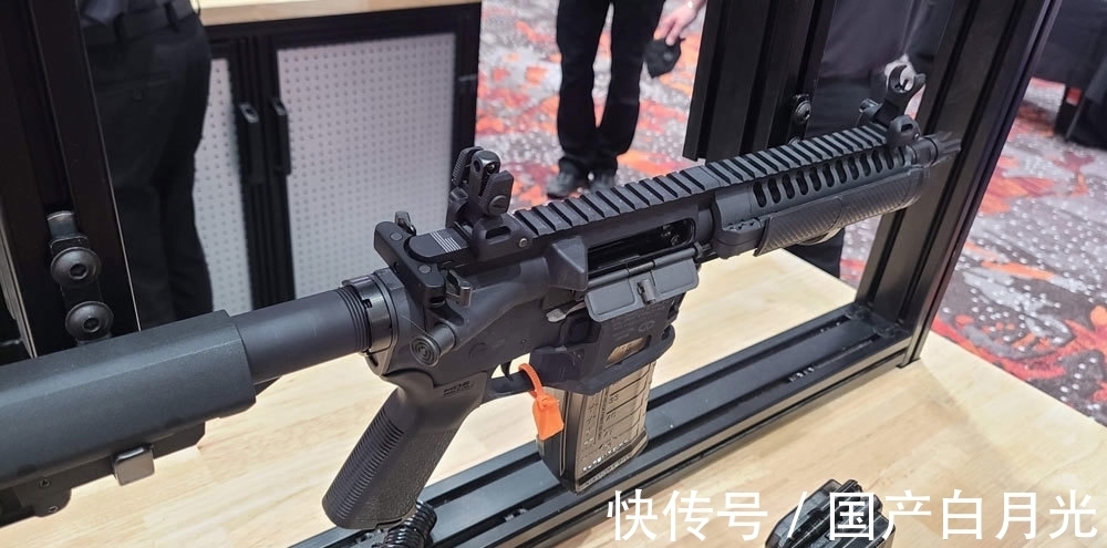 供弹具|直击SHOT Show：沙漠科技AR-15超大容量弹匣 与下机匣配合使用