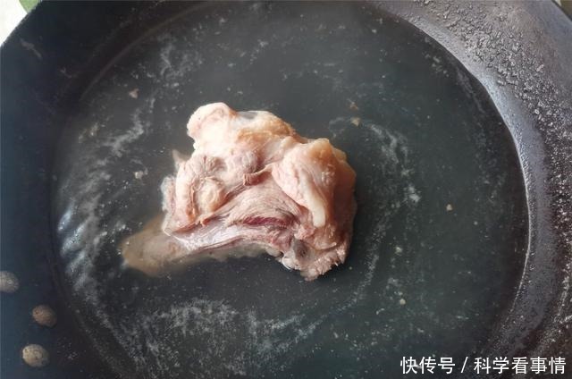 做菌菇豆腐汤,和这个食材一起煮,鲜香味美,香味扑鼻