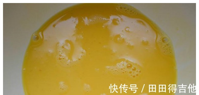 这道菜|爆炒鱿鱼太普通了,加上糯米这样做,简单几步,奶香四溢脆爽鲜美!