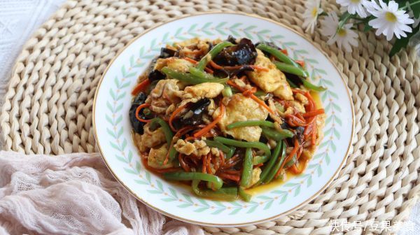  好吃到舔盘的鱼香鸡蛋，酸甜可口