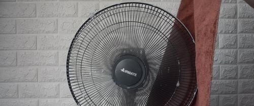 不管电风扇多脏，教你不用拆下清洗，几分钟变得干净无灰尘，实用