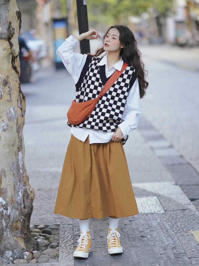 衬衫|立秋之后，小个子该怎么穿？试试“衬衫+半身裙”，显高又好看