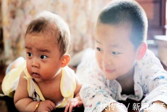 孩子|老二照猪养：二胎不仅没有兴趣班，也没有精致饭菜，原因现实