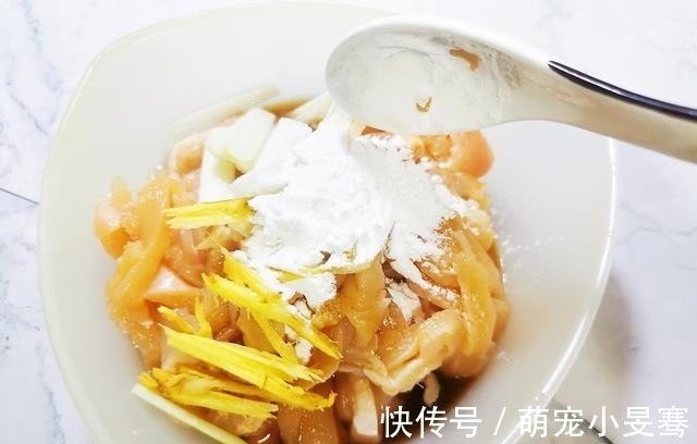 关晓彤晒出减肥食谱，全是妈妈亲自搭配，难怪个高还那么瘦，服气