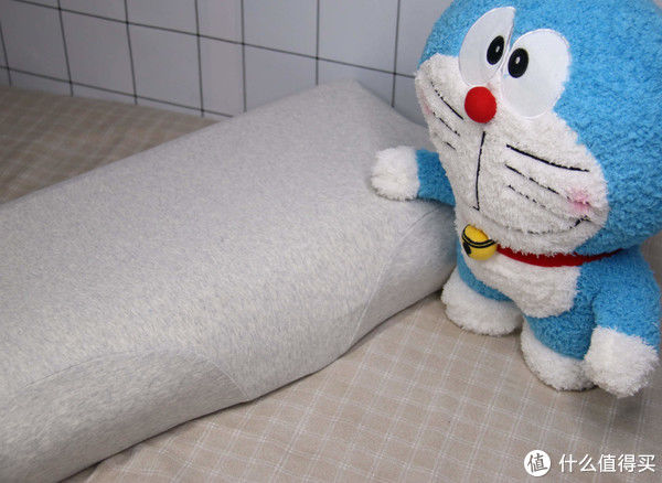 全方位守護睡眠，8H蝶形肩頸養護天然乳膠枕Ace