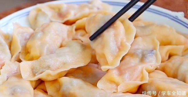 番茄|西红柿别再炒着吃了,大厨教你新吃法,1次5斤不够吃,开胃又解馋