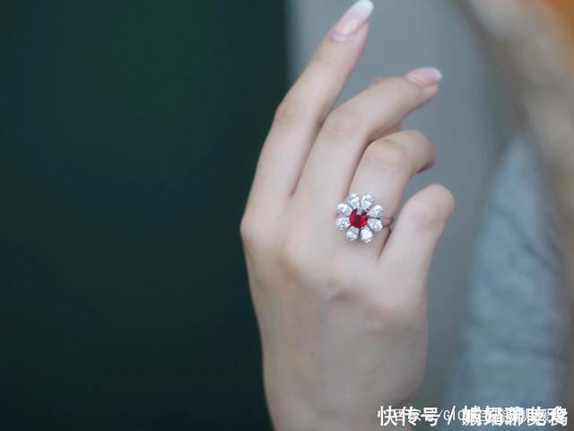 戒指|回归复古!镶嵌个性十足,受欢迎的七款戒指你更中意哪一种风格