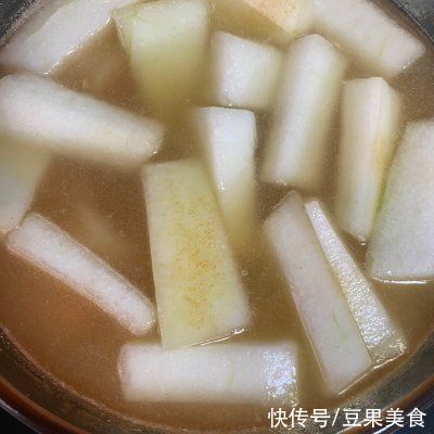 老少皆宜的冬瓜虾仁汤,香软咸鲜,味美可口