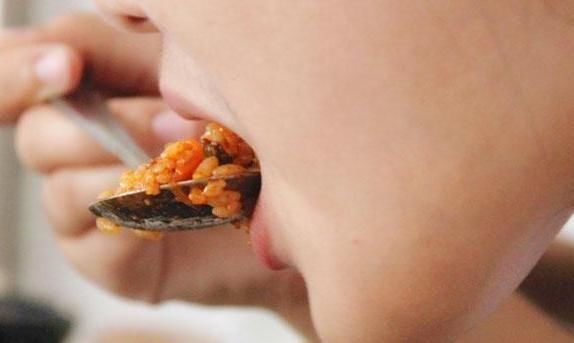 饭量|女性在减肥时,身上出现几个表现说明正在变瘦,希望你能坚持住