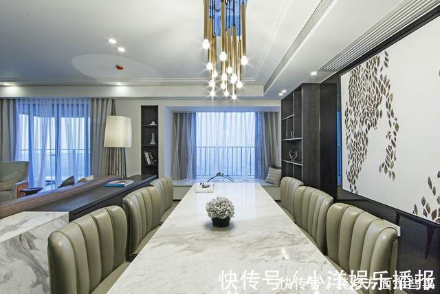 简约风|109平现代简约风采用矮柜使客厅与餐厅隔开,空间大很多空气流畅