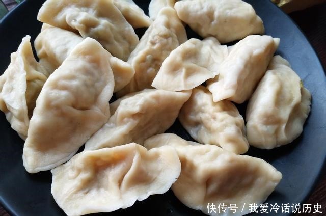 入秋,别忘了吃这馅的饺子,1元一斤,软糯鲜美,我家隔三差五做