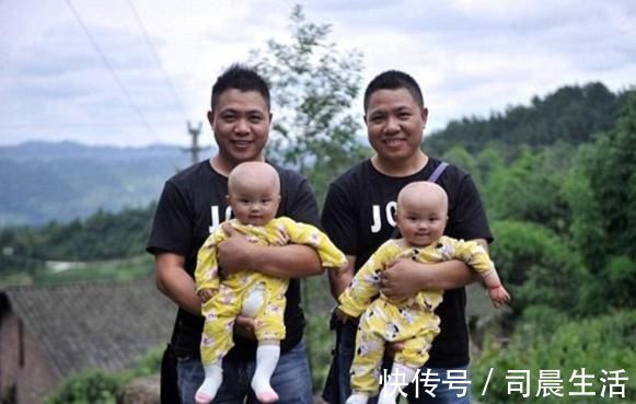 父母|双胞胎兄弟，一个留在国内养，一个带到国外养，18年重聚差距明显