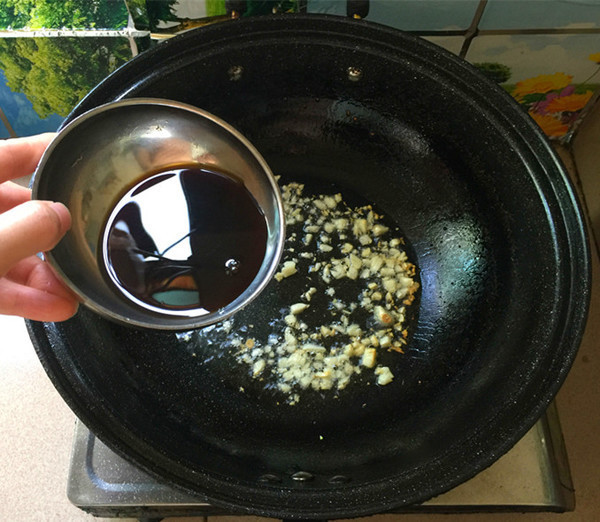 不管炒什么青菜,下锅多加“这1步”青菜不变黑,吃起来特别嫩!