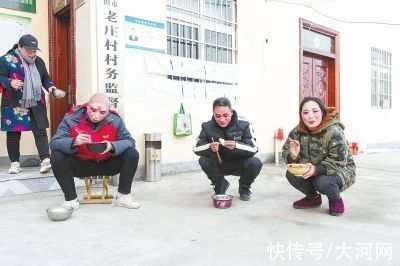 豫剧团|舞钢市豫剧团一年送戏下乡300场，是当地乡亲们的“宝贝疙瘩”