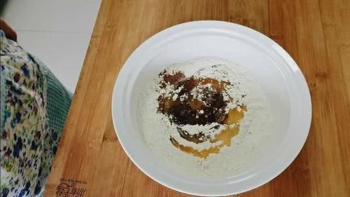 面粉别捣鼓做蛋糕了,现在流行它比蛋糕简单,比油条好吃,收藏